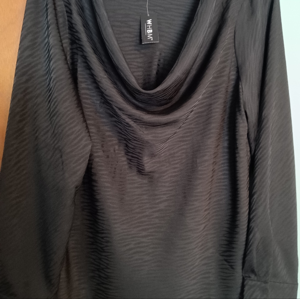 New Women's long-sleeved blouse.